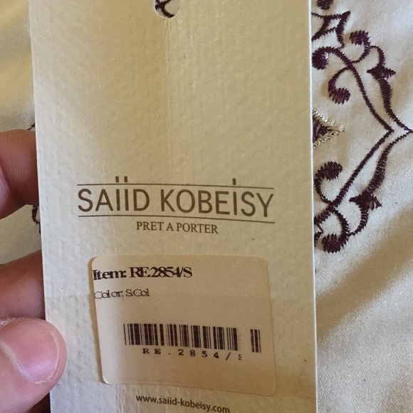 Dresses - Picture 4 of 5